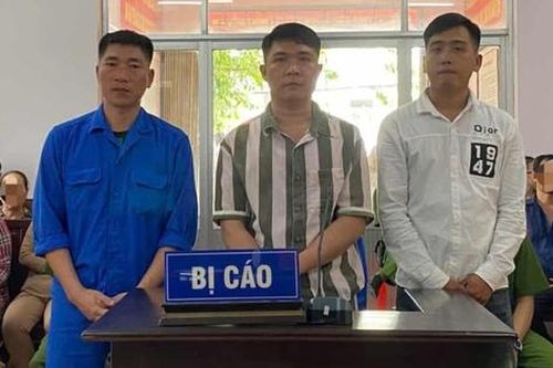 Dùng dao tự chế giải quyết mâu thuẫn, nhóm đối tượng ở Cà Mau lĩnh án tù