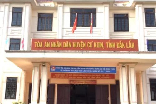 Tự sửa bản án, một cựu thẩm phán bị bắt