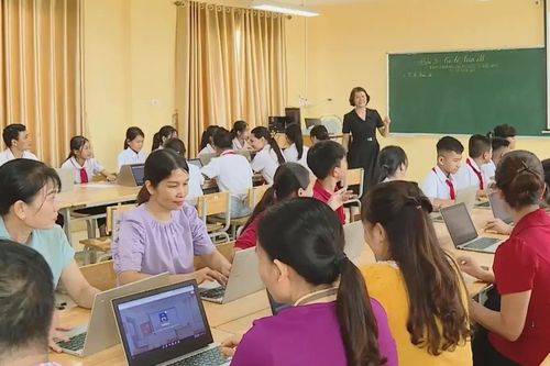 Hà Nội: Sẽ đào tạo 100.000 giáo viên theo chuẩn toàn cầu