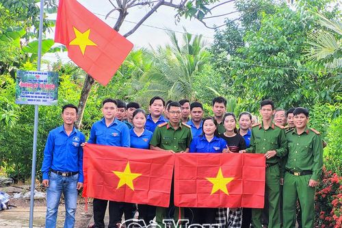 Tuổi trẻ xã Châu Thới: Sôi nổi những công trình chào mừng ngày lễ lớn