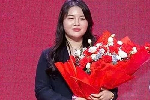 Chân dung nữ chủ tịch đầu tiên ở V.League: Mới 24 tuổi, là ái nữ nhà bầu Thụy, từng du học tại Mỹ