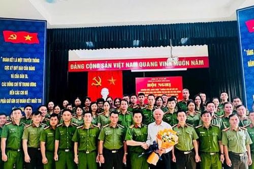 Công an phường Kiến Hưng nghiên cứu, quán triệt một số định hướng lớn của Đảng