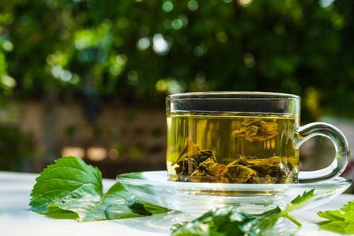 3 công thức trà lá dâu giúp bổ phổi, dưỡng da