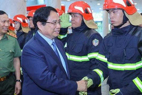 Thủ tướng: Cảnh sát PCCC&CNCH là lực lượng chủ công, nòng cốt trên mặt trận chống 'giặc lửa'