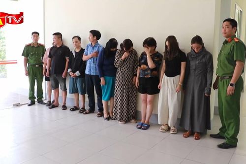 Đột kích sới bạc kiên cố do 'nữ quái' cầm đầu