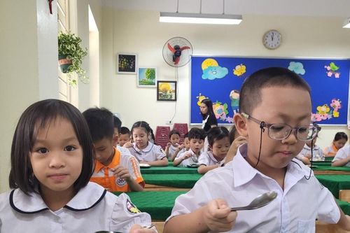 Chú trọng an toàn thực phẩm bữa ăn bán trú