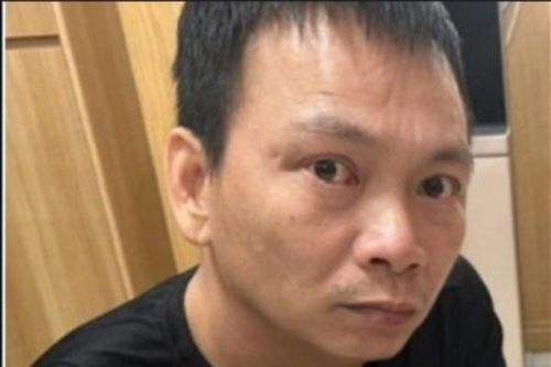 Nam thanh niên bị bắt quả tang cùng món hàng đặc biệt ở khu chung cư