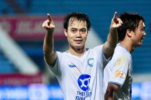 Văn Toàn cập nhật tình trạng sau phẫu thuật