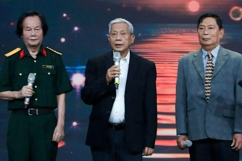 Nhà thơ Nguyễn Khoa Điềm và thế hệ cầm bút 'viết nên hình đất nước'