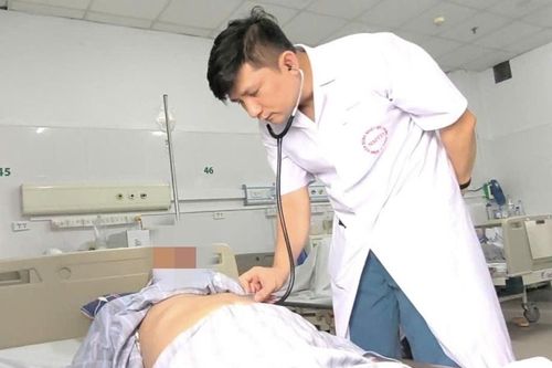 Sốt cao suốt hơn 1 năm do 3 'kẻ tấn công' cùng một lúc