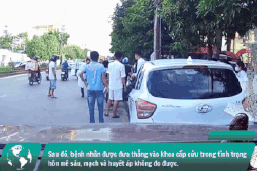 Y bác sĩ vừa đẩy băng ca vừa ép tim cứu người