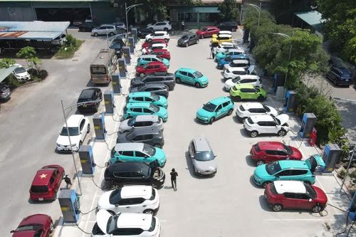 Hà Nội rà soát quỹ đất lắp đặt trạm sạc xe điện tại 126 xã, phường