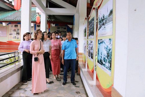 Triển lãm, trưng bày ảnh về thân thế và sự nghiệp Chủ tịch Tôn Đức Thắng