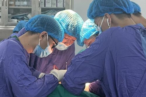 Phẫu thuật thành công khối u thận 'khổng lồ' xâm lấn tĩnh mạch chủ dưới