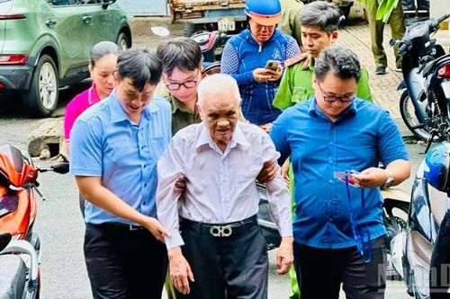 Thành phố Hồ Chí Minh: Đảng bộ phường Minh Phụng hoàn thành 100% công tác cấp đổi thẻ đảng viên trước ngày 15/8