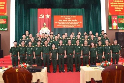 Tập huấn khai thác, sử dụng và tạo lập cơ sở dữ liệu ban đầu phần mềm hồ sơ sức khỏe quân nhân khu vực miền trung