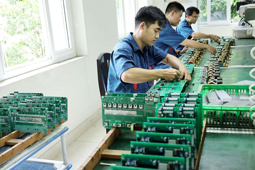 Lính thợ Z755 hăng hái thi đua lao động chào mừng các ngày lễ lớn
