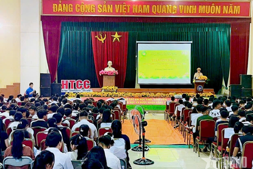 Tuyên truyền pháp luật về trật tự, an toàn giao thông đầu khóa học