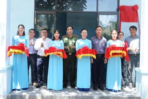 Bàn giao 55 mái ấm nghĩa tình cho bà con vùng khó