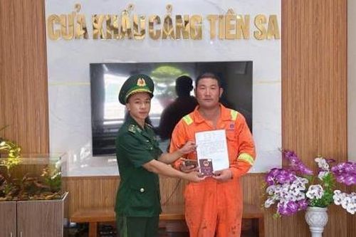 Trao tài sản thất lạc cho thuyền viên nước ngoài