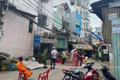 Nổ lớn tại công ty kính ở phường Tân Sơn Nhì (TPHCM)
