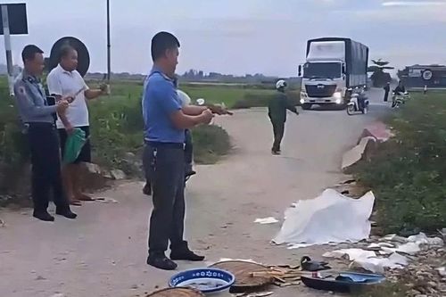 Người phụ nữ bán cá băng qua đường bị tàu hỏa tông tử vong