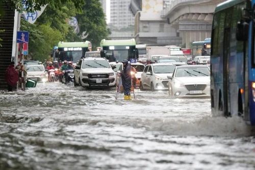 Mưa lớn kéo dài, xuất hiện một số điểm úng ngập cục bộ tại Hà Nội