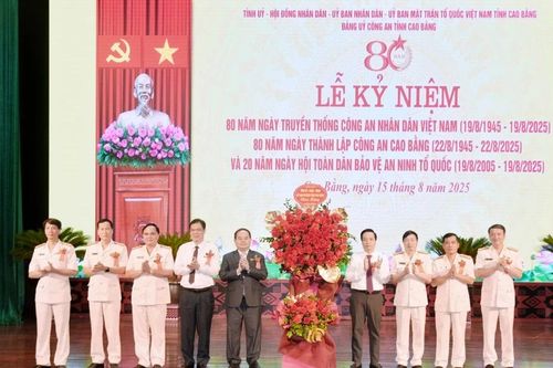 Cao Bằng kỷ niệm 80 năm Ngày truyền thống Công an nhân dân