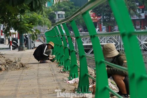 Hà Nội thay lan can sông Kim Ngưu, chỉnh trang sông nội đô trước đại lễ