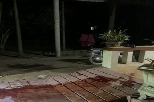 Người đàn ông bị đánh gục sau khi vác kiếm 'lùa' nhóm đòi nợ