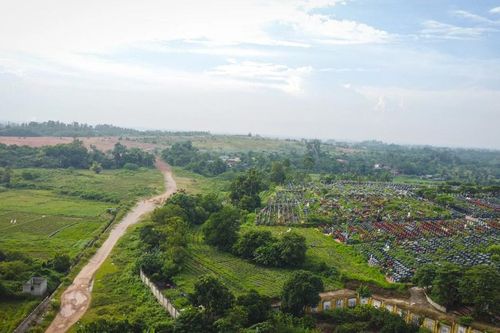 Dự án nghĩa trang ở Hà Nội 'đóng băng' nhiều năm, người dân sống trong cảnh tạm bợ