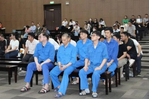 5 người ngoại quốc lĩnh án tù vì đánh bạc tại Câu lạc bộ Poker 'lậu' ở Hà Nội