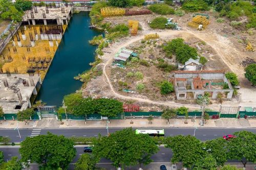 Loạt đất vàng ven biển Nha Trang bỏ hoang, có chỗ biến thành 'ao nuôi muỗi'