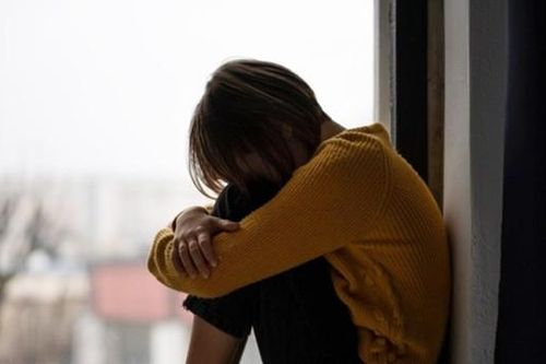 Chờ đợi 10 năm để ly hôn, chồng bất ngờ đem về tờ giấy khiến vợ rụng rời