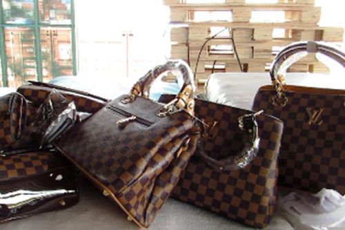 Danh tính đối tượng rao bán túi Louis Vuitton, Chanel, Gucci chiếm đoạt hơn 6 tỷ đồng
