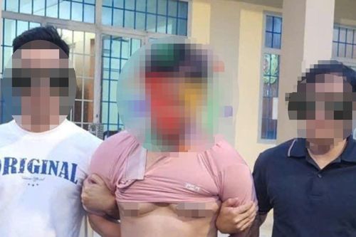 Kẻ biến thái kề dao vào cổ bé gái 12 tuổi để hiếp dâm nhiều lần