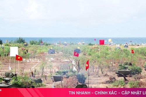 LLVT Hà Tĩnh 'Phất cao cờ hồng Tháng Tám - Thi đua giành 3 nhất'
