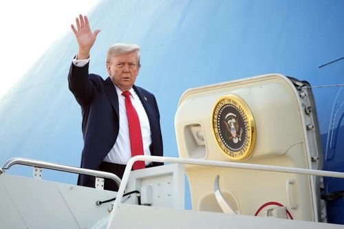 Tuyên bố 'nóng' của Tổng thống Trump về vấn đề trao đổi lãnh thổ trước khi tới Alaska