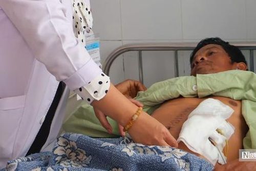 Giành lại sự sống cho bệnh nhân vỡ tá tràng trong đêm
