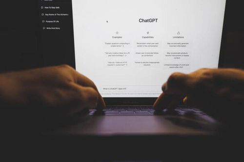 AI gây hại: Một người đàn ông Mỹ mắc chứng hoang tưởng do nhờ ChatGPT tư vấn sức khỏe