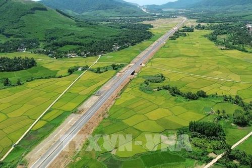 Cận cảnh gần 47 km cao tốc Hoài Nhơn - Quy Nhơn trước ngày thông xe kỹ thuật
