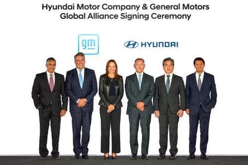 Liên minh GM và Hyundai bắt tay sản xuất xe điện