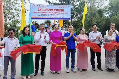 Khánh thành cầu Đường Ruồng