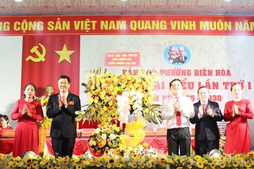 CHÀO MỪNG ĐẠI HỘI ĐẢNG BỘ CÁC CẤP, ĐẠI HỘI ĐẢNG BỘ TỈNH NHIỆM KỲ 2025-2030 VÀ ĐẠI HỘI LẦN THỨ XIV CỦA ĐẢNG Xây dựng phường Biên Hòa trở thành đô thị hiện đại, văn minh, phát triển bền vững