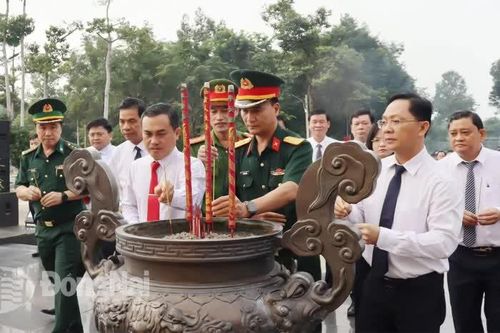 Chuẩn bị trao tặng trang thiết bị công nghệ thông tin cho 8 xã biên giới