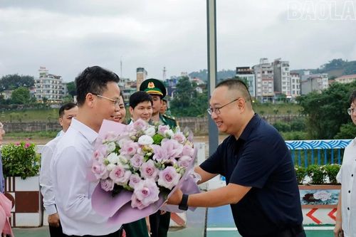 Phó Chủ tịch UBND tỉnh Nguyễn Thành Sinh bắt đầu chuyến khảo sát, làm việc tại Trung Quốc