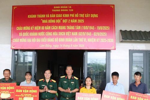 Binh đoàn 16 hỗ trợ xây dựng 5 căn 'Nhà đồng đội'