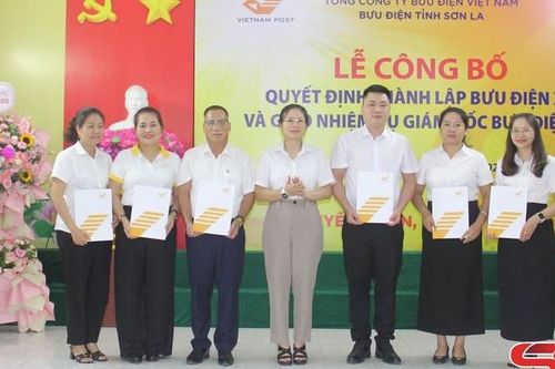 Lễ công bố quyết định thành lập Bưu điện xã
