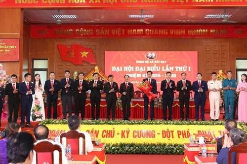 Giám đốc Công an Hà Nội dự Đại hội Đảng bộ xã Bất Bạt