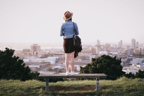 Sự phản bội và những mất mát không tên